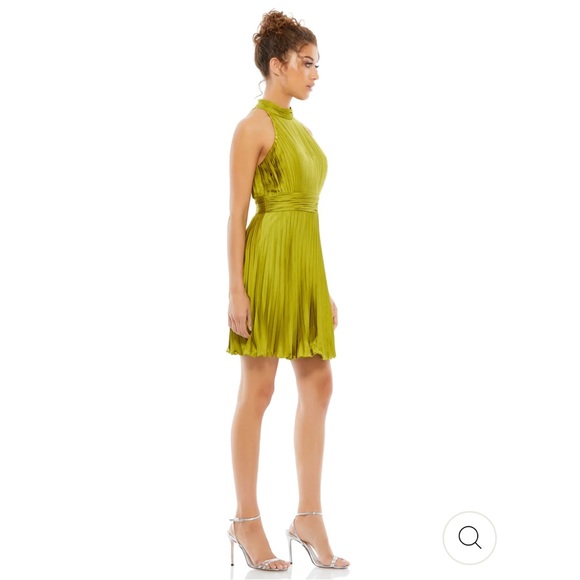 NWT Mac Duggal Pleated Halter Neck Mini Dress in Apple Green - Picture 5 of 14